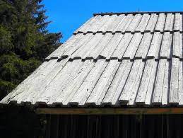 toit de cabane en bois